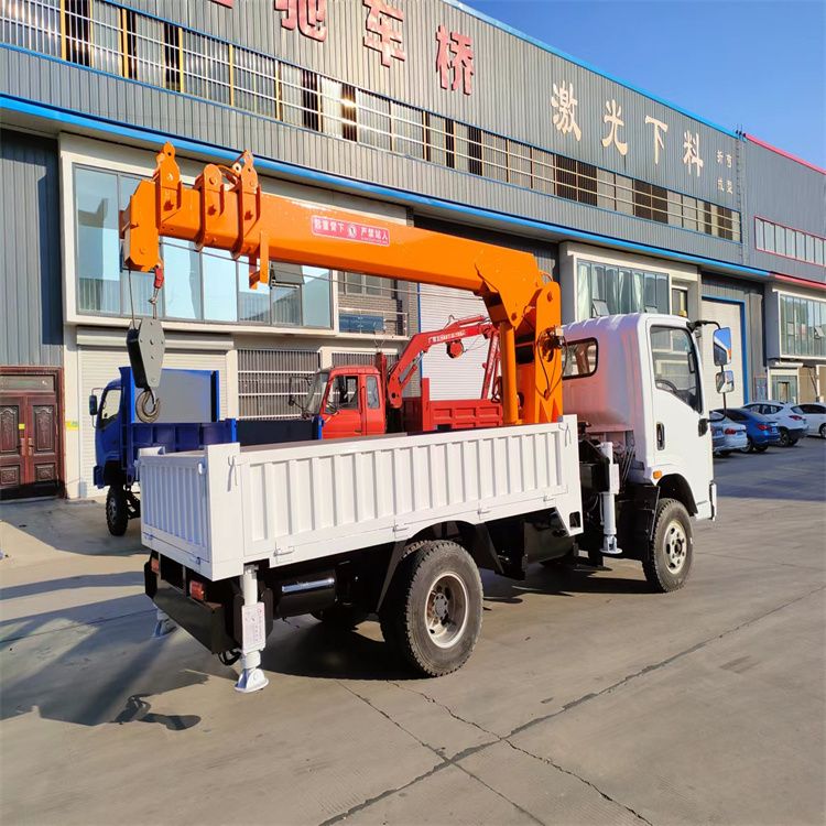 西双版纳傣族自治州三轮随车吊定制 农用改装机自备吊中瑞长期出售